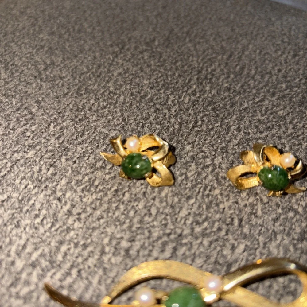 Vintage Gold Tone Jade Pearl Bow Ribbon Brooch, Designer Style Set Earrings